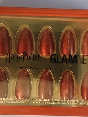 Glamnetic Harry Potter Gryffindor press on style nails